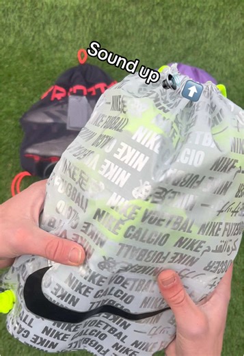 Choose Your Favorite Football Boots to Wear