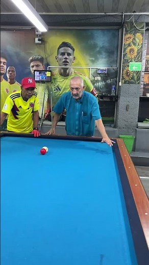 Carambola de retro con taco horizontal!! 🔥⚡️ #billar #billiards #Deportes #billarpool