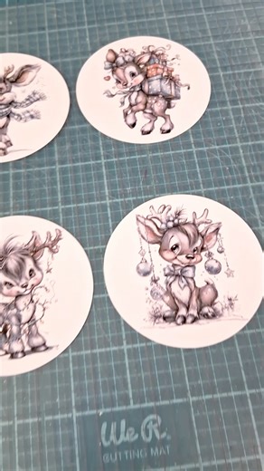 ✨ NEW FEATURE ALERT in Silhouette Studio V5! ✨ There’s now a Segments option in the Print & Cut panel. When enabled, the machine reads the top registration marks first, then the segment marks, cutting the section in between. It then moves on to the next set of marks and finishes with the bottom—working in sections instead of all at once. This could mean more accuracy and flexibility for complex projects, but I’m still testing it out. 👀 Have you tried Segments yet? Drop your results or sources b