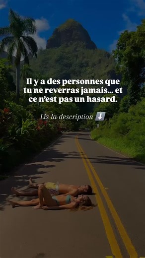 L'univers de Cécilia on Instagram: "Un jour, un sage m’a dit : “Tu ne recroiseras jamais quelqu’un si son cycle dans ta vie est terminé.” Il m'a ensuite expliqué qu'aucune rencontre n’arrive par hasard. Chaque personne qui entre dans ta vie le fait pour une raison précise, à un moment précis. Certaines personnes viennent pour t’apprendre quelque chose. D’autres pour te révéler une blessure, une limite, ou une force que tu ne connaissais pas encore. Certaines te donnent de l’amour. D’autres t’app
