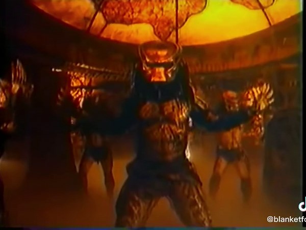 Predator 2 Dance number #predator #predator2 #dannyglover #dancing