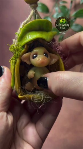 Sculpting a baby dragon in its cozy hanging nest - OOAK handmade polymer clay creation - Fimo #fimo #polymerclay #fantasycreature #sculpting #dragons