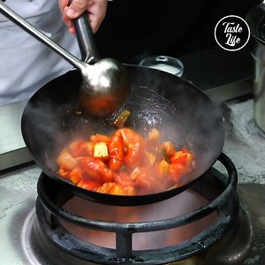 The Tastiest Sweet and Sour Chicken Ever! 😍 More on TasteLife App👉 👉 iOS: https://apple.co/37IujI8 👉 Android: https://bit.ly/3qfZ0us | Taste Life