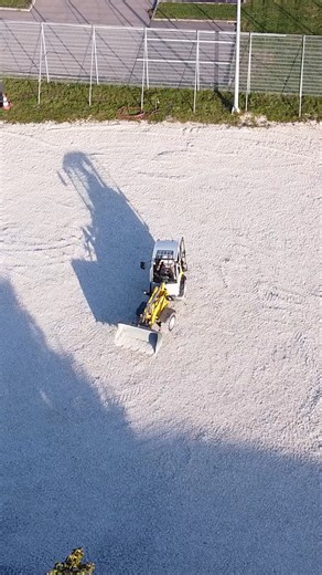 18 reactions | Just as powerful as the conventional diesel machine, yet it works on site completely exhaust-free and with significantly lower noise emissions. This is our new WL28e electric wheel loader. You can take a closer look at it in the video. | Wacker Neuson | Facebook