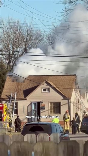 Macomb County Scanner on Instagram: "Roseville- House Fire 🔥 Send St &. Curtis St"