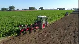 Découvrez en vidéo notre Rover 40 🎬 ➡️ Disponible de 2 à 4 corps ➡️ Une gamme idéale pour des tracteurs de 60 à 140 ch ➡️ Optez pour l'Iron Carb, la nouvelle pointe en carbure de Grégoire Besson Configurez votre Rover sur 👉 gregoire-besson.com/fr/machines/rover Ou retrouvez toutes nos vidéos sur 👉 youtube.com/user/GregoireBessonSAS Grégoire Besson, à l'épreuve du temps | Grégoire Besson