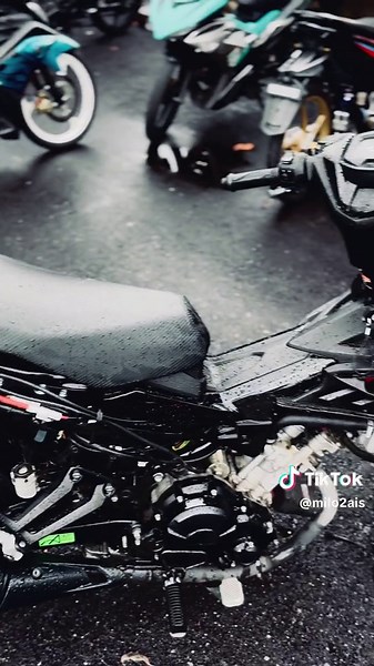 Yamaha Y15ZR and R15 Overview and Features