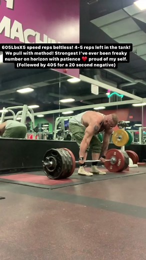 605X5 beltless worh 5 left in the tank! Patience and method as to become the stronkest prettiest boy i can! 🌸🌸🌸 #deadlift #lift #strong #lgbtq #hot