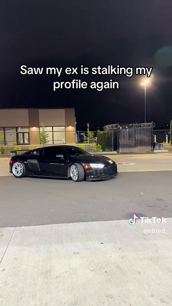 Audi R8 Performance Spotlight: Why It Outshines the AMG