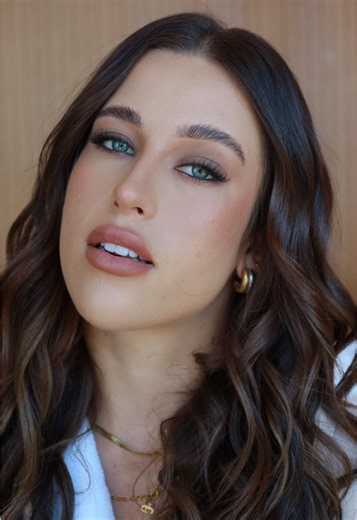 The full tutorial for Yana’s makeup look ✨ What do we think?! Any product questions comment below. . . . . #makeupartist #loveislandau #viral #tutorial #perthmakeupartist