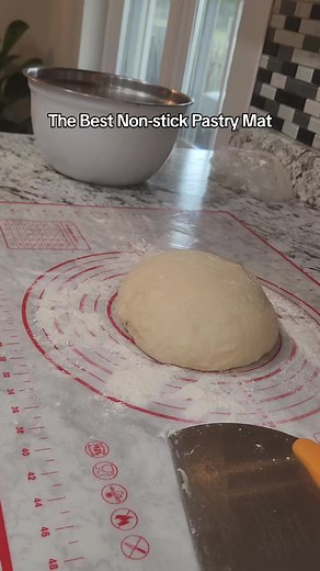 The Best Non-Stick Pastry Mat for Easy Baking