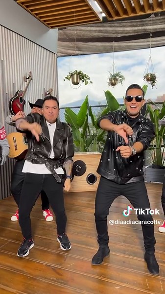 ¿Ya hicieron el challenge de 'Tomando hasta mañana' de Alexis Escobar?