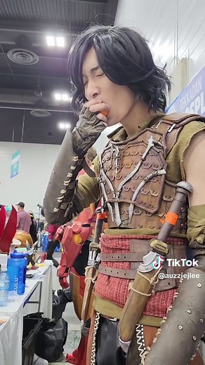 scared and famished #fearandhunger #funger #fearandhungercosplay #cahara #edmontonexpo #edmontonexpo2024 #meme #fyp #foryou