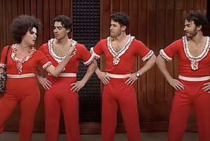 Saturday Night Live: Molly Shannon's Sally O'Malley Returns To School The Jonas Brothers — WATCH - TVLine