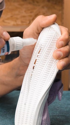 How to repair shoes like a pro | 5-Minute Recycle