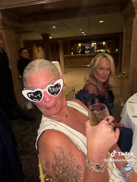 Capturing Unforgettable Wedding Moments in Fall