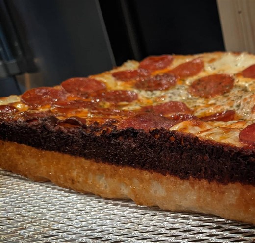 Barstool’s Dave Portnoy weighs in on Indianapolis‑area pizza