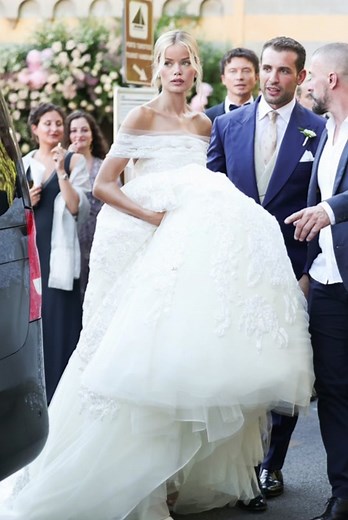 Norwegian model #fridaasen just got married in #portofino in the dreamiest #eliesaab #weddingdress 👰🏼‍♀️ #fyp #foryou #runway #model #wedding