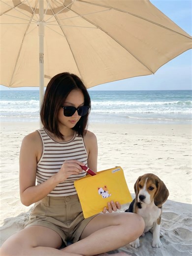 Pouch Size : 27 x 20 cm Photos are for sample purposes only. please order via the link in our bio.Min order: 5 pax. PO: 10 days.Ready stock @amertaeateryseminyak store Mayura Modiste Available on 🍀 Instagram: @mayura_modiste 🍀 TIK TOK : @Mayuramodiste 🍀 Shoppee : mayura modiste 🍀 ttps://linktr.ee/amertaeatery For more information ☎️ 0821- 4458 - 9180 📍Seminyak, Bali #embroidery #scrunchies #tottebag #handmade #ootd Care Instructions: Hand wash only, avoid using a washing machine. Do not wri