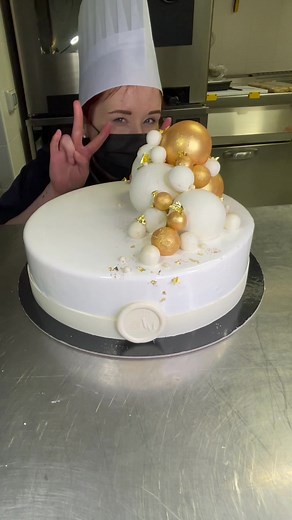 Expert Cake Decoration Techniques and Tips