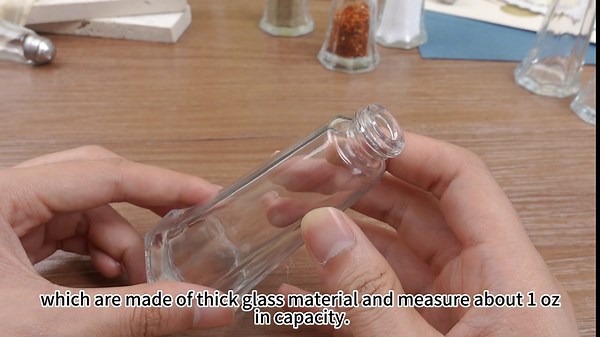 Bokon 24 Pcs Salt and Pepper Shakers Tower Glass for Restaurant Weeding