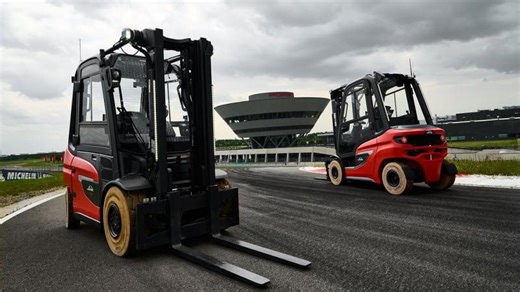 Linde X20 – X35: supreme engineering meets unique design with Linde x Porsche Engineering.