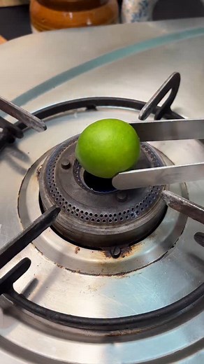 3M views · 10K reactions | Roasted Lemon Magic for Cough & Sore Throat Quickly! Lemon and rock salt can offer relief for cough and throat irritation, throat several mechanisms. Saltwater gargles help reduce inflammation and kill bacteria in the throat, while lemon provides vitamin C and can soothe irritation. #coughrelief #cough #sorethroatrelief #homeremedy #instaviral #traditonal #traditionalremedies #ayurvedic #naturaltips #desinuskhe #trendingnow #share #explore | Jablay Noor | Facebook