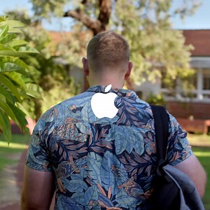 Explore how Apple Learning Coaches around the world guide educators step-by-step, turning technology into classroom magic. | Apple