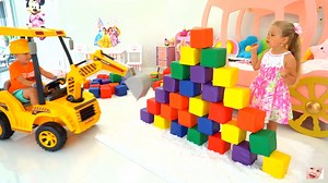 Funny babies video - Diana and Roma with jigsaw puzzles | Funny Babies