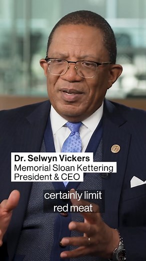 Here are Memorial Sloan Kettering CEO Dr. Selwyn Vickers best tips to prevent cancer: -Don't smoke -Limit red meat Watch our full interview tonight on "The David Rubenstein Show: Peer-to-Peer Conversations" at 9 pm ET here 👉https://trib.al/KdQlvTO | Bloomberg