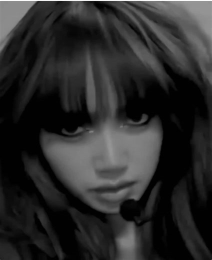 Lisa's Dark Edit: An Obsession Explored