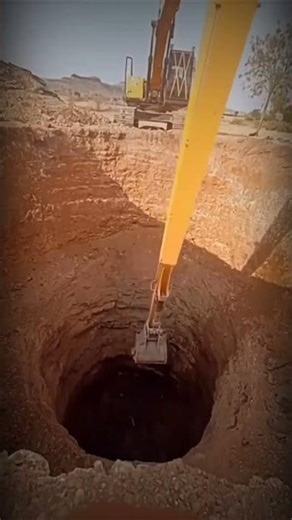 Digging from a Distance ? That's the Power of a Long Reach Excavator!