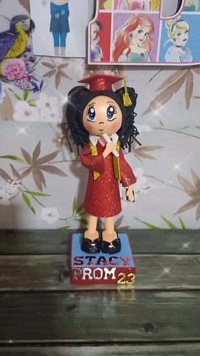 Crea tu primera fofucha de graduación con inspiración