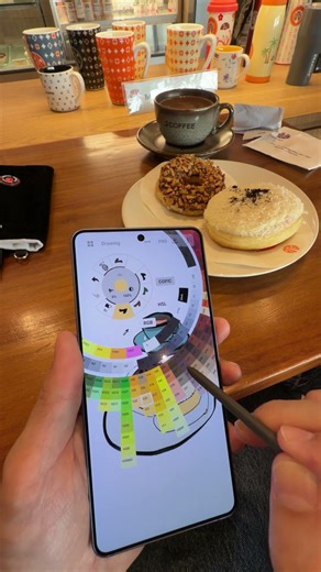 Cafe sketching with Samsung S26 Ultra with Concepts app