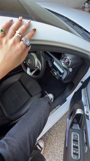 Molly's Makeup Transformation Tips you need to try