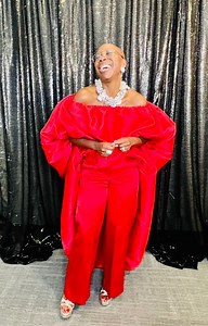 Sometimes it bears repeating, you don’t just walk the talk, you strut with purpose.#PassionatelyPaula #affirmation #affirmations #motivation #purpose #baldie #style #styleinfluencer #fashion #fashioninfluencer | Paula Fontana - Orator