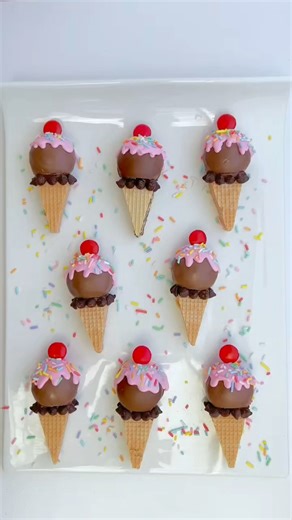19K views · 250 reactions | 100 ideas para decorar tus chocolates  Bon o Bon 82/100Helados Necesitas - chocolates Bon o Bon clásico - obleas Waffer - chocolitos Aguila - chocolate blanco Arcor - Rocklets #helado #helados #manualidades #decoracion #mesadulce | Sweet Factory | Facebook