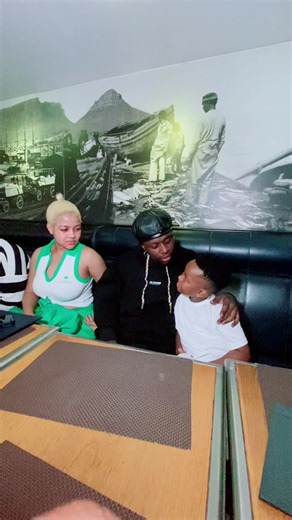 Happy family @Rayvanny @Fahyma #merrychristmas