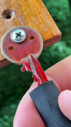 how to connect the cable to the key #shortsvideo