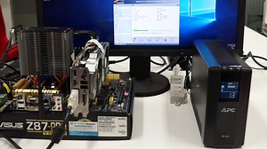 買い物山脈 シュナイダーエレクトリック「APC RS 550 BR550G-JP」 ～UPSでPCへの電力供給を安定化、サーバーを安全運用する