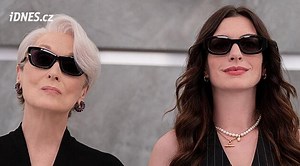 To obočí sis nechala, že? Ďábel opět nosí Pradu a hrdinka Meryl Streepové se vdala - iDNES.cz