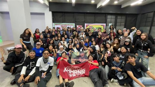 Eh ini seru banget.. baru tau ada komunitasnya kayak gini terus noraebang rame2 mau ikutt join gmna kah ini caranya?? Ada yang berteman dengan aku tidakkl, tadinya hanya casual enjoyer krnb aja dan baru2 jadi suka sama khh juga.. mau punya temen sama2 krnb khh enjoyer please...