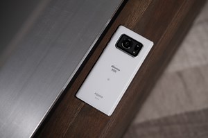 Trên tay Aquos R6: cảm biến 1 inch, hợp tác camera Leica, màn hình 1-240Hz