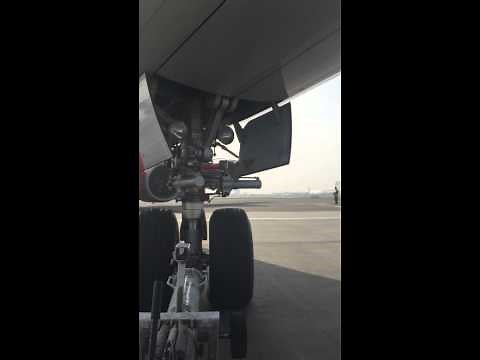AIRCRAFT PUSHBACK training 2015 Heathrow