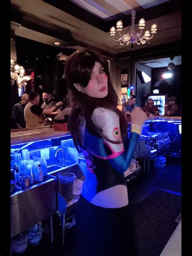 This is the kind of unhinged gamer energy that I live for. Welcome to IRL Overwatch, also known as the Fandom Bar in Las Vegas. Quick play at 2am vibes, vrchat physics, feral fandom lore . There is no shortage of peak references and out of pocket one-liners here. Drop your best Overwatch line in the comments. If it makes me laugh, it might end up in my next video. #animebartender #fandombar #overwatchcosplay #cosplaybar #dvacosplay