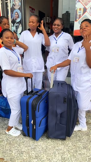 Bon début de mois à toutes chacuns de vous mes amours @Auré Officiel 🇧🇯