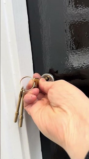 Kensington Locksmith: Installing a 6-Pin Rim Lock and 5-Lever Mortice Lock