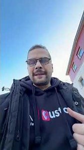 A blind man goes on strike and refuses to use his white cane.