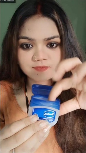 DIY Lipstick Hack: Vaseline + Eyeshadow!💄#vaseline #lipstick #beautytips #ytshorts
