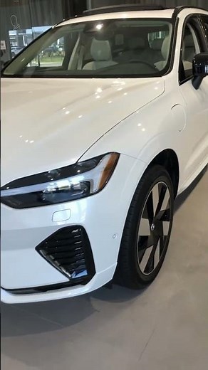 2024 Volvo XC60 Recharge Plug-in Hybrid Walk Around Tour